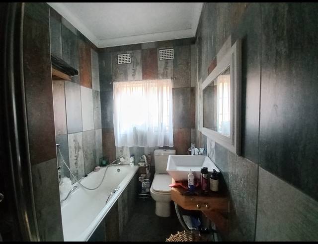 4 BEDROOM FREEHOLD FOR SALE IN CASSELDALE